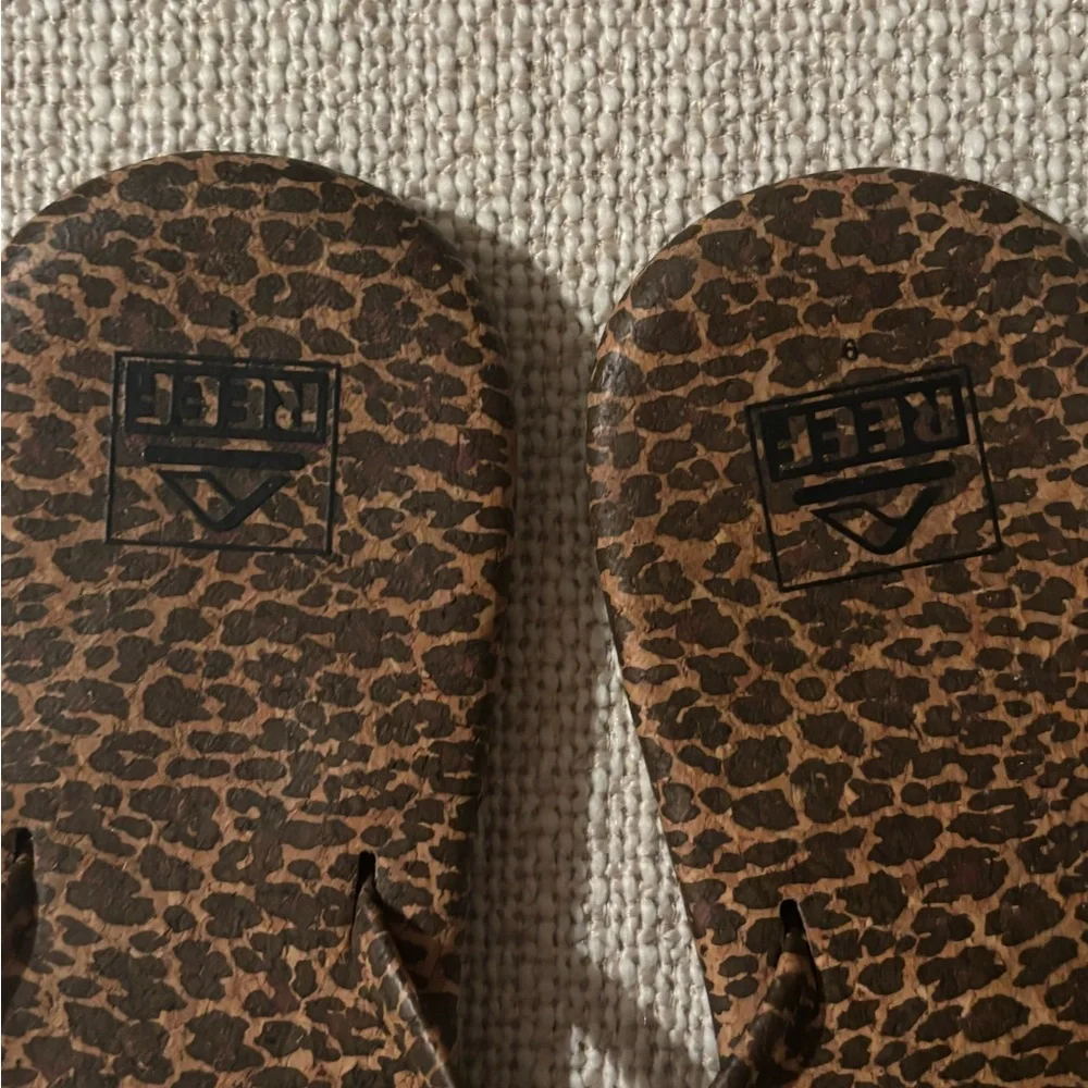 TKEES Black Sandals with Leopard-Print Straps - Picture 3 of 4